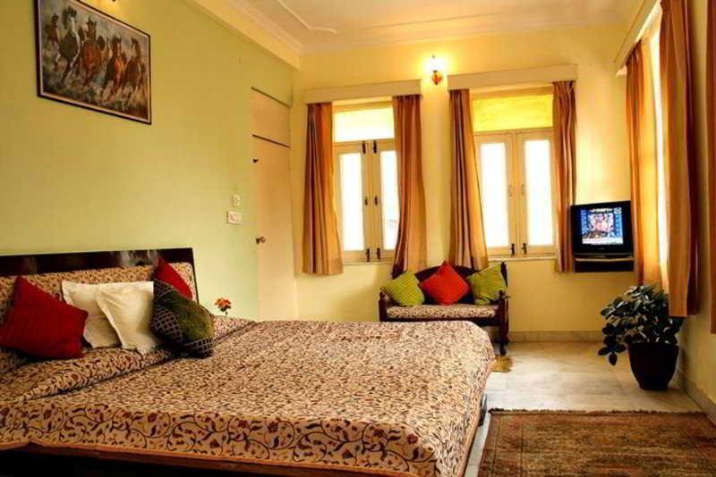 Отель Jaipur Darbar Экстерьер фото